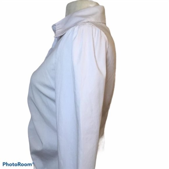 White Button Gathered Front Wing Tip Collar - Picture 3 of 13